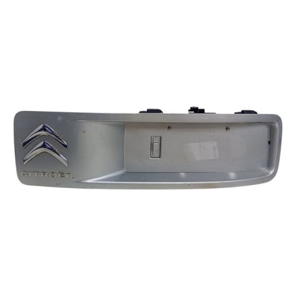 Moldura Tampa Traseira Superior C3 Picasso 2012/2015 Detalhe