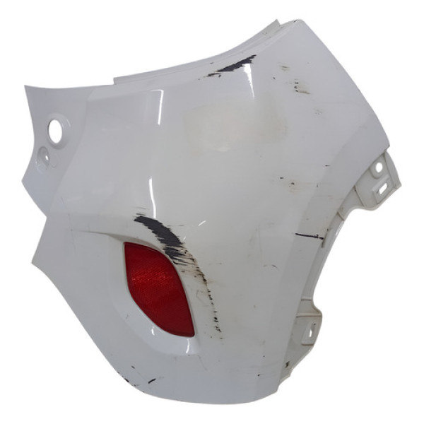 Ponteira Parachoque Traseiro Direito Kwid 2023/ (detalhe)