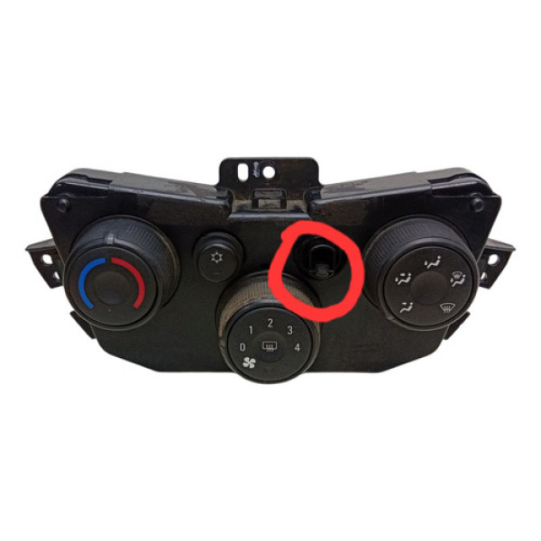 Comando Ar Condicionado Onix Prisma Tracker 13/19 (detalhe)